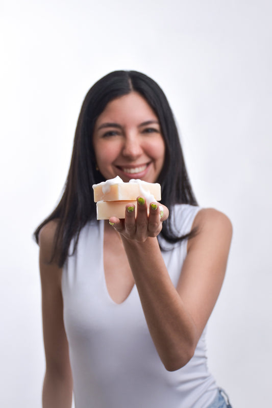 Jabón Artesanal de Neem, Aloe Vera y Moringa